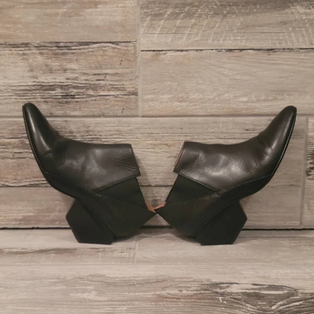 Unique Asymmetric United Nude Leather Heel Ankle Boots - Picture 6 of 14